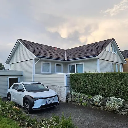 Spacious House For Ons